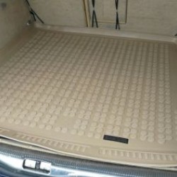 Πατάκι για πορτ - μπαγκάζ λαστιχένιο για Passat B5 combi (1996-2005) - μπεζ - 1τμχ. Πατάκι για πορτ - μπαγκάζ λαστιχένιο για Passat B5 combi (1996-2005) - μπεζ - 1τμχ.