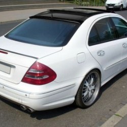 Αεροτομή πορτ μπαγκάζ για Mercedes W211 E-Class (2003-2007) - μαύρη γυαλιστερή Αεροτομή πορτ μπαγκάζ για Mercedes W211 E-Class (2003-2007) - μαύρη γυαλιστερή
