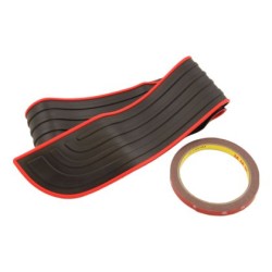 Λαστιχένιο τριμ πορτ μπαγκάζ 90x7 cm - μαύρο με κόκκινες ρίγες Λαστιχένιο τριμ πορτ μπαγκάζ 90x7 cm - μαύρο με κόκκινες ρίγες