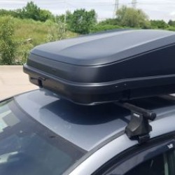 Μπαγκαζιέρα οροφής Junior Easy 145x94x40cm με μονόπλευρο άνοιγμα και κλειδί, 420 λίτρα - μαύρη Μπαγκαζιέρα οροφής Junior Easy 145x94x40cm με μονόπλευρο άνοιγμα και κλειδί, 420 λίτρα - μαύρη