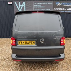 Αεροτομή οροφής για Volkswagen Transporter T6 με διπλή πόρτα (2016+)- μαύρη γυαλιστερή Αεροτομή οροφής για Volkswagen Transporter T6 με διπλή πόρτα (2016+)- μαύρη γυαλιστερή