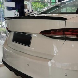 Αεροτομή πορτ μπαγκάζ για Skoda Octavia (2020+) Blade Style - μαύρη γυαλιστερή Αεροτομή πορτ μπαγκάζ για Skoda Octavia (2020+) Blade Style - μαύρη γυαλιστερή