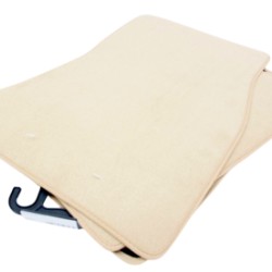 Πατάκια μοκέτα για BMW X5 F15 (2013-2018) - μπεζ - 4τμχ. Πατάκια μοκέτα για BMW X5 F15 (2013-2018) - μπεζ - 4τμχ.