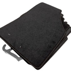 Πατάκια μοκέτα για VW Caddy (2004-2015) με συρόμενη πίσω πόρτα δεξιά - 4τμχ.