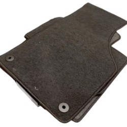 Πατάκια μοκέτα για VW Passat B6 / B7 (2005-2014) με στρόγγυλα κουμπώματα - 4τμχ.