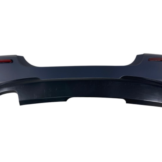 Πίσω προφυλακτήρας για BMW F10 - M pack design με ή χωρίς ανοίγματα για parktronic