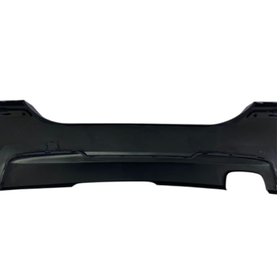 Πίσω προφυλακτήρας για BMW F10 - M pack design με ή χωρίς ανοίγματα για parktronic