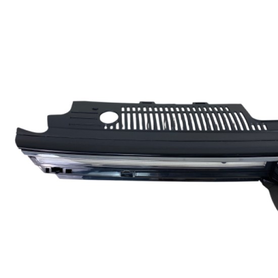 Μάσκα χωρίς σήμα για Vw Golf 8 - GTI design με γρίλιες χρωμίου