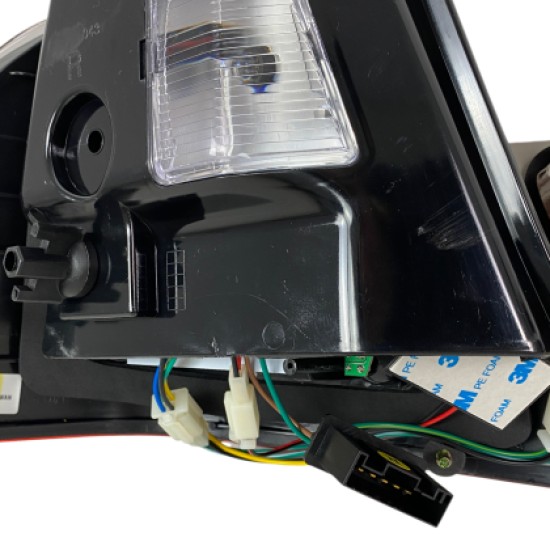 Πίσω φανάρια led για BMW E46 sedan (1998-2001) - φιμέ φλάς - σετ 2τμχ. Πίσω φανάρια led για BMW E46 sedan (1998-2001) - φιμέ φλάς - σετ 2τμχ.