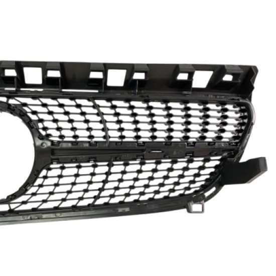 Μάσκα Mercedes W176 A-Class (2013-2015) - Diamond design, μάυρη με πλαίσιο χρωμίου