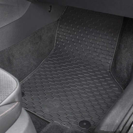 Πατάκια Αυτοκινήτου Για VW Polo ΑW 17+ / Audi A1 18+ / Seat Ibiza KJ 17+  / Arona KJ7 17+  / Skoda Fabia 21+ Μαύρο Gumarny Zubri 4 Τεμάχια