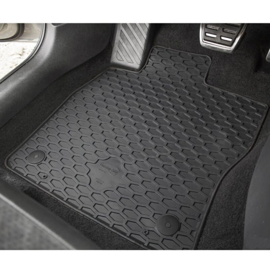 Πατάκια Αυτοκινήτου Για VW Polo ΑW 17+ / Audi A1 18+ / Seat Ibiza KJ 17+  / Arona KJ7 17+  / Skoda Fabia 21+ Μαύρο Gumarny Zubri 4 Τεμάχια
