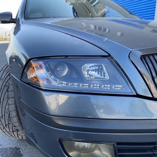 Μπροστινά Φανάρια Set Για Skoda Octavia 1Z 04-08 DRL Μαύρα H7/H1 Sonar