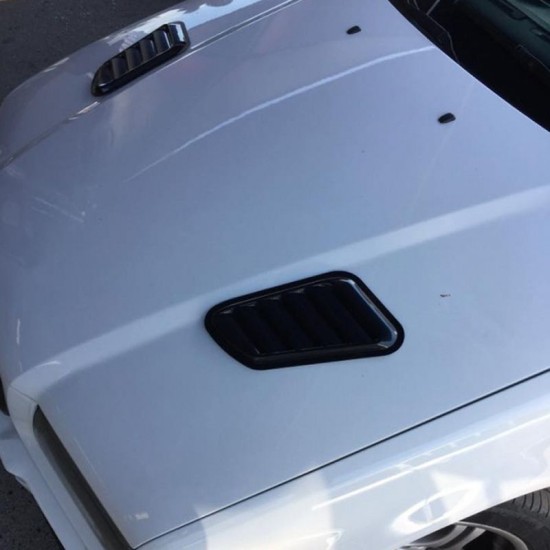 Αεραγωγοί Καπό Αυτοκόλλητοι Universal Τύπου Bmw GTR Μεγάλοι 18 x 15 x 33 x 1.5cm Μαύροι 2 Τεμάχια