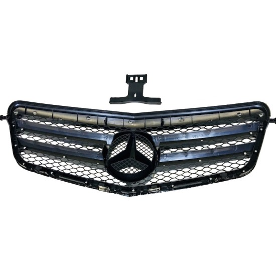 Μάσκα Για Mercedes-Benz E-Class W212 09-13 Amg Look με 2 Γρίλιες Χρώμιο/Μαύρο 1 Τεμάχιο