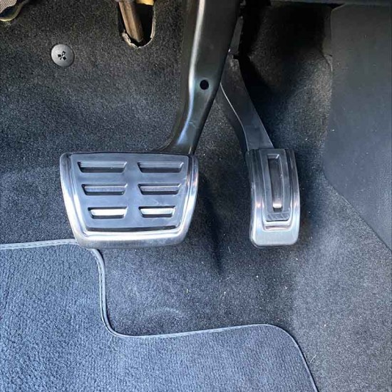 Πεντάλ Αλουμινίου Κουμπωτά Και Footrest Για Audi A1 8X / A3 8V / TT 8S / Q2 / Seat Leon 5F / VW Golf 7 / Passat B8 / Tiguan / Touran 16+ Αυτόματο Σετ 3 Τεμάχια KPVW03