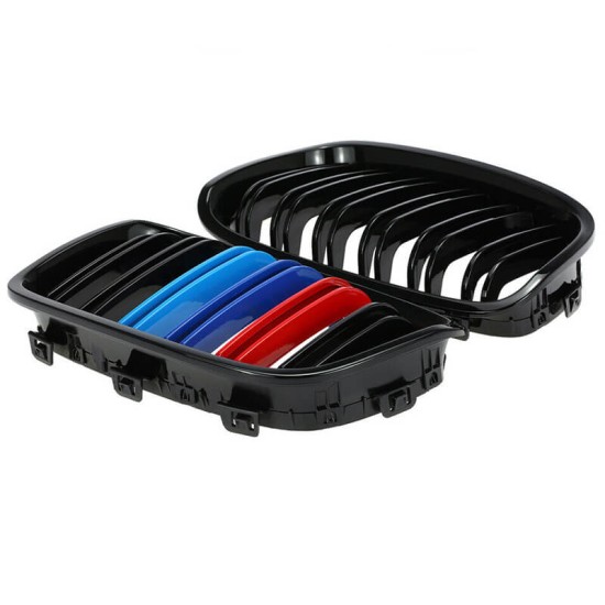 Καρδιές Μάσκας Για Bmw 1 F20 / F21 11-15 M4 Look Με Διπλή Γρίλια Tri-Color Μαύρο Γυαλιστερό 2 Τεμάχια